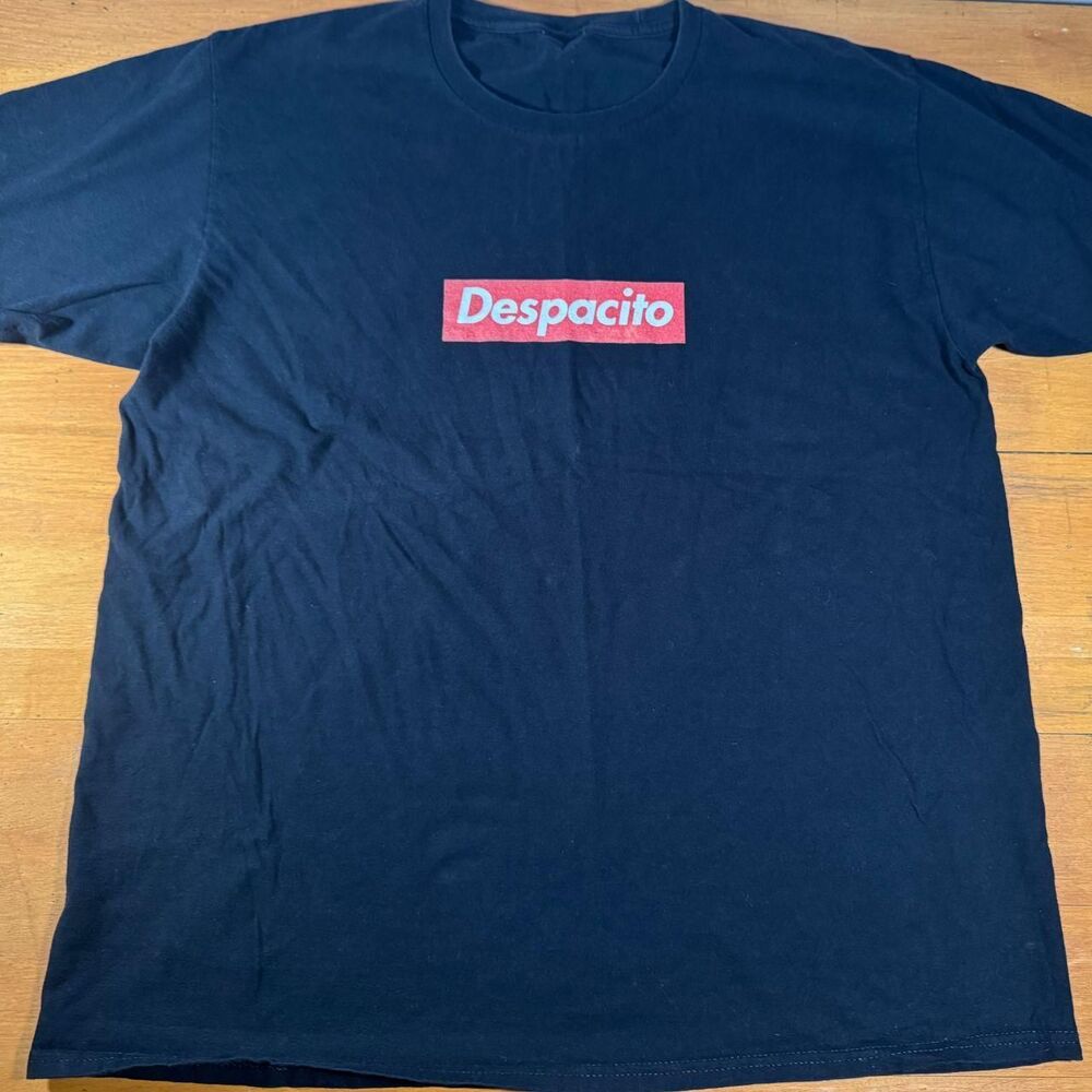 The-unbranded-brand Men's Black and Navy T-shirt